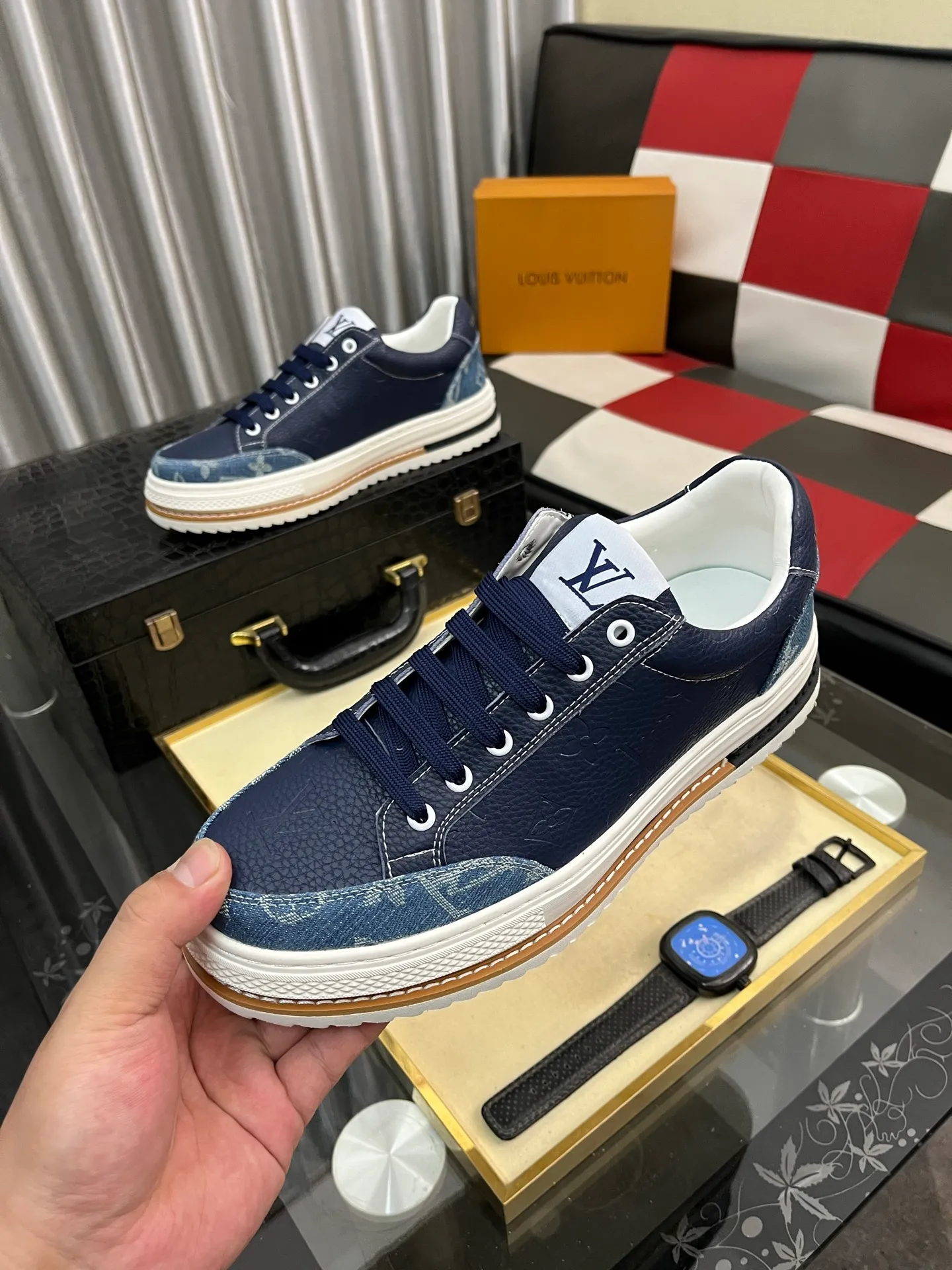 Men's shoes 💰400⌚️⌚️【LOUIS VUITTON】Same style as Louis Vuitton* official website 🚹Men's high-top casual shoes❤️Same style as popular celebrities ~ Best-selling at home and abroad Lv focuses on the checkerboard series...Imported first-layer cowhide with special fabrics➕Full sheepskin lining➕Brand-specific hollow outsole💎Number: 38-442️⃣Colors available